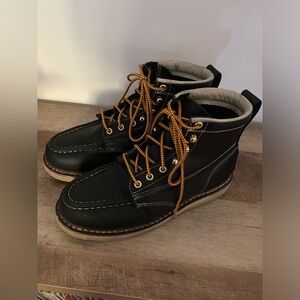 Moc toe leather work boots, Everboots. Size 8 but fits more like a 9